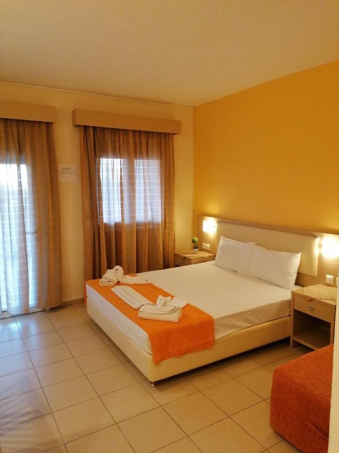 Decauville Hotel Gerakini Exterior photo